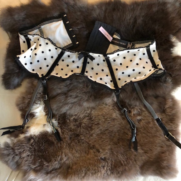 TWO Garter belts from Victoria’s Secret! - Picture 2 of 5
